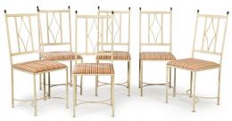 1445   -  Lote 1445: Conjunto de seis sillas estilo Maison Jansen en metal pintado en blanco, con patas rectas unidas por chambrana en "X", con respaldo calado, con remates en forma de copa en latón. S. XX