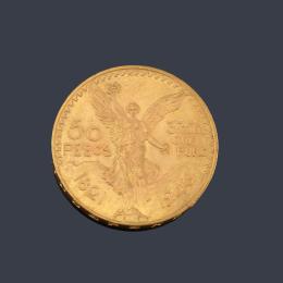 Lote 2437: Moneda de 50 pesos Mexicanos en oro de 22K.