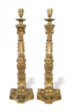 Lote 1210: Pareja de lámparas de mesa de bronce dorado, Francia S. XIX.