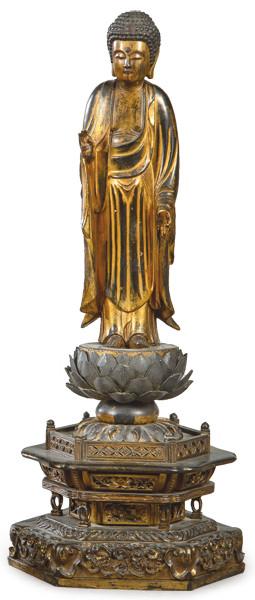 1390   -  Lote 1390: "Buda de Pie" en madera lacada y dorada, Japón Periodo Meiji (1868-1912)