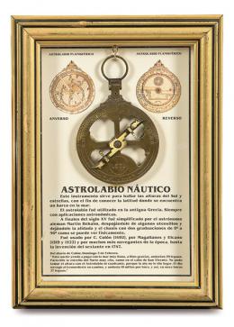 Lote 1016: Astrolabio náutico enmarcado. S. XX.