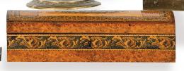 Lote 1200: Caja victoriana de marquetería de Tubridgeware, Inglaterra h. 1860.