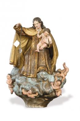 Lote 1234: Virgen del Carmen en barro policromado y dorado S. XX