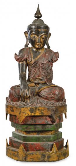 Lote 1326:  "Buda Sentado"  en madera tallada, policromada y dorada, China Dinastía Qing S. XX.