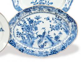 1339   -  Lote 1339: Bandeja ondulada de porcelana de Compañía de Indias Dinastía Qing época de Qianlong (1736-95) Pavos