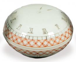Lote 1356: Pequeña caja circular de porcelana china en manganeso y rojo de hierro, Dinastía Qing, época de Guanxu, con marca de fecha en la base fechado en1895