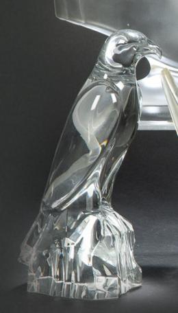1520   -  Lote 1520: "Halcón" de cristal de Baccarat, Francia mediados S. XX.