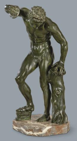 Lote 1061: Escultura en bronce patinado de fauno tocando unos platillos. Posiblemente Francia, pps. S. XX.  