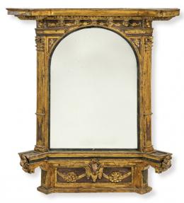 1081   -  Lote 1081: Marco de espejo realizado a partir de fragmentos de retablo en madera tallada, policromada y dorada. Siglo XVII y posterior