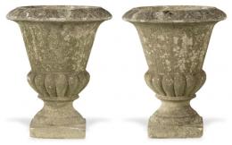 Lote 1094: Pareja de copas de jardín de piedra tipo Médici. S. XX.