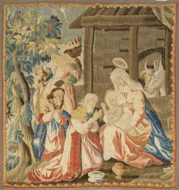 1103   -  Lote 1103
"Adoración de los Reyes Magos" 
Tapiz realizado en lana y seda con escena central rodeado de una pequeña cenefa.
Flandes, S. XVII