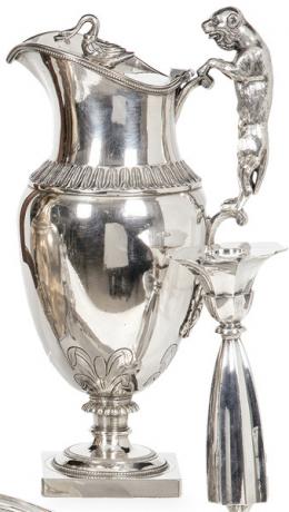 1130   -  Lote 1130: Jarra de plata española punzonada de G. Ulivarri y Apolinar Campo, Vitoria 1854.