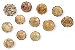 1224   -  Lote 1224: Conjunto doce platos en cerámica de Manises, con decoración realizada en "reflejo metálico". Valencia, S. XVI y posterior