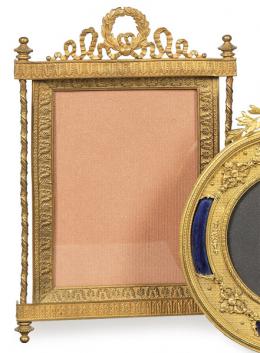 1239   -  Lote 1239: Portaretratos de mesa Napoleon III en bronce, Francia h. 1870.