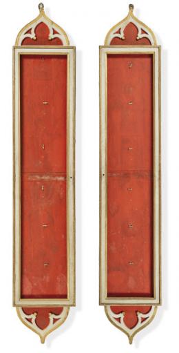 1282   -  Lote 1282: Pareja de plateros neogóticos en madera tallada, recortada y pintada en gris, rojo y dorado. Francia, segunda mitad siglo XIX