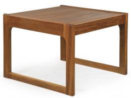 Lote 1328: Mesa baja auxiliar escandinava en madera de teca.
Años 60
