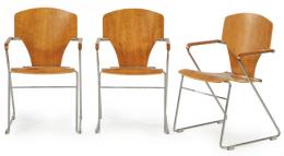 Lote 1364: Josep Mora para Stua 1988
Conjunto de tres sillas modelo Egoa apilables.