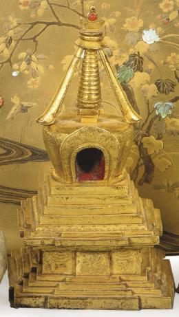 Lote 1371: Stupa birmano de bronce XIX