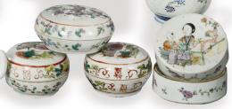 Lote 1443: Cuatro cajas de porcelana china