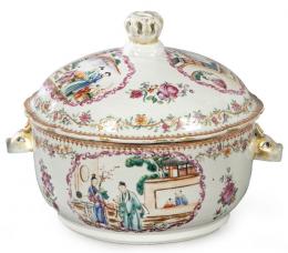 Lote 1459: Sopera de porcelana de Compañía de Indias 700-900€