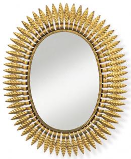 Lote 1023: Marco de espejo ovalado con hojas concéntricas en metal recortado y dorado.
Años 60