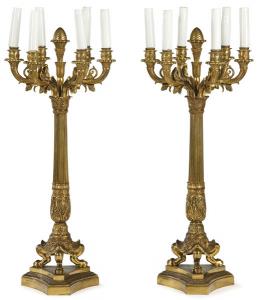 Lote 1028: Pareja de candelabros de bronce dorado, convertidos en lámpara, estilo Napoleon III S. XX.