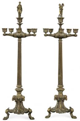 Lote 1051
Pareja de candelabros de bronce estilo Napoleon III pp. S. XX.