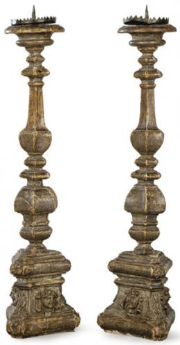 Lote 1072
Pareja de hacheros de madera tallada y policromada, Italia S. XVII.