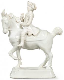 Lote 1116: Jinete sobre un caballo, figura de loza blanca esmaltada de Delft. Holanda, Delft, 1760-1790