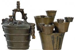 Lote 1128: Ponderal de vasos anidados en bronce patinado, Nuremberg, Alemania SS XVII-XVIII.
