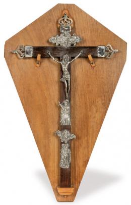 Lote 1253
Crucifijo de madera de palosanto y plata con Cristo Crucificado, España S. XVII.