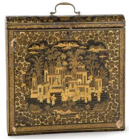 Lote 1352: Caja escritorio en laca china negra y dorada S. XIX