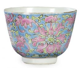 Lote 1388: Cuenco de porcelana china con decoración polícroma, Dinastía Qing, época de Guanxu (1875-1908)
