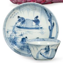 Lote 1391: Cuenco y plato de porcelana de Compañía de Indias azul y blanco, Dinastía Qing, época de Qianlong (1736-95)