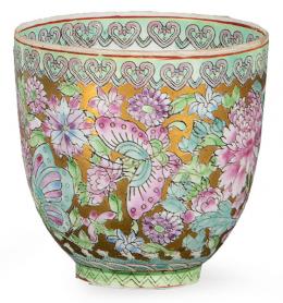 Lote 1392: Cuenco de porcelana china cáscara de huevo con esmaltes de la Familia Rosa h. 1960-90.