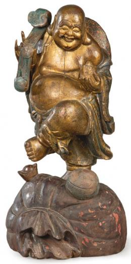 Lote 1396:  Ho-Shang de madera tallado, policromado y dorado China mediados S. XX