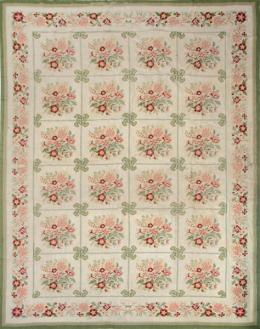 Lote 1489
Alfombra de petit point, Francia primer tercio S. XX.Con decoración floral.
Medidas: 380 x 292 cms.