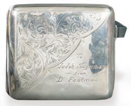 Lote 1500: Pitillera de plata inglesa punzonada Ley Sterling de E J Trevitt & Sons Chester 1917.