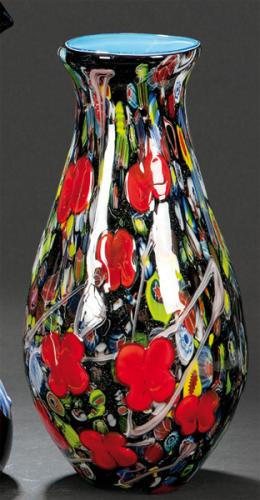 Lote 1504: Jarrón de cristal de Murano negro con decoración molti fiori