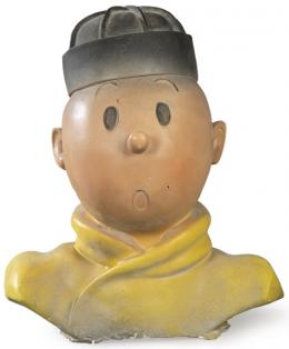 Lote 1446: Cabeza de Tintin con birrete chino en escayola policromada h. 1970-80