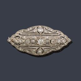 Lote 2101: Broche-placa con diamantes talla antigua y rosa en montura de platino.