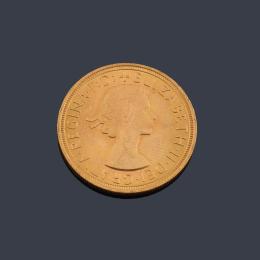 Lote 2651: Reina Isabel de Inglaterra, libra en oro de 22 K.