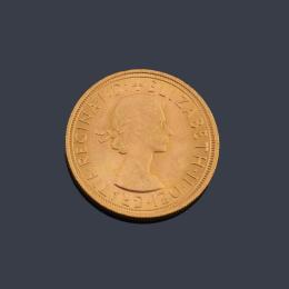 Lote 2652: Reina Isabel de Inglaterra, libra en oro de 22 K.