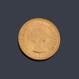 Lote 2655: Reina Isabel de Inglaterra, libra en oro de 22 K.