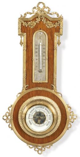 Lote 1047: Barómetro de colgar de bronce droado y caoba, Francia ff. S. XIX pp. S. XX.