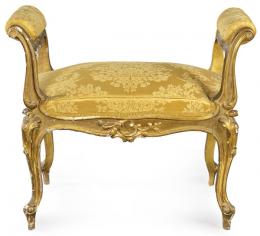 Lote 1056: Banqueta estilo Luis XV en madera tallada y dorada, con tapicería de damasco dorada.
Francia, segunda mitad S. XIX