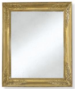 Lote 1094:  Marco de espejo en madera, estilo Imperio, en madera estucada y dorada, con decoración de tipo vegetal en esquinas. Francia, segunda mitad S. XIX.

