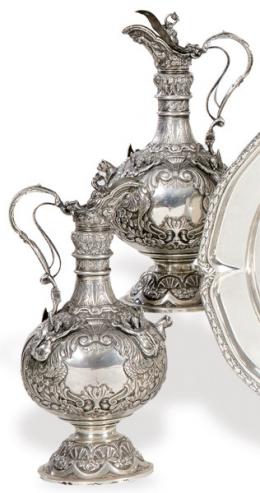 Lote 1147
Pareja de jarras de plata española punzonada 1ª Ley de Pasgorcy con marcas de Orfebrería Rizomera.
