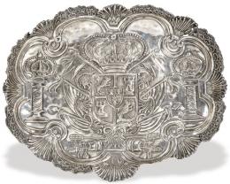 Lote 1215: Bandeja oval de plata colonial del Virreinato de Rio de la Plata, Buenos Aires S. XVIII.