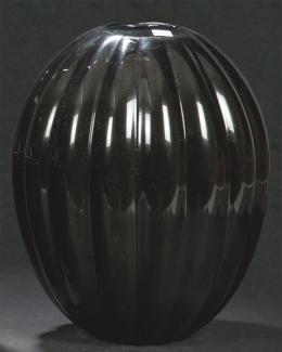 Lote 1264: Jarrón de cristal de Murano negro
